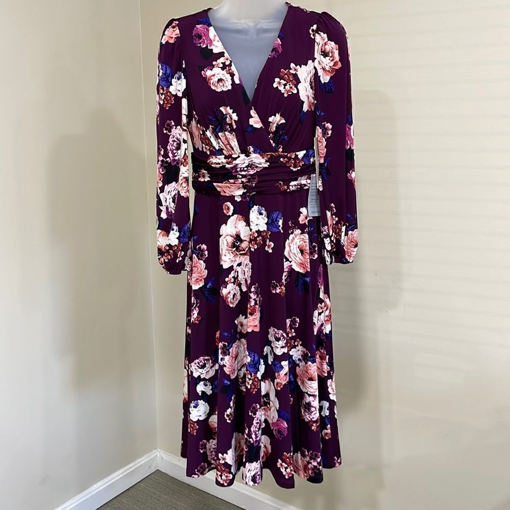 NWT Eliza J Plum Floral V neck Dress.  Size 4 S small
